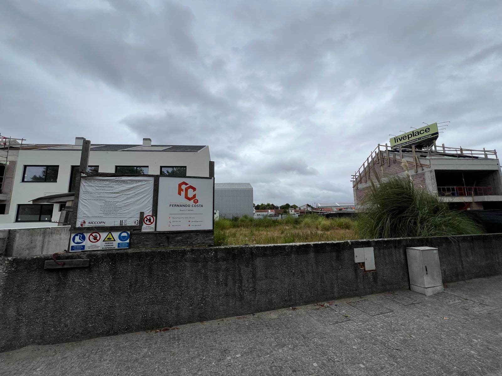 Lote de terreno urbano para construção c/ 407.30m2