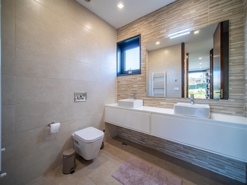 Moradia Individual T3, com jardim e vistas desafogadas