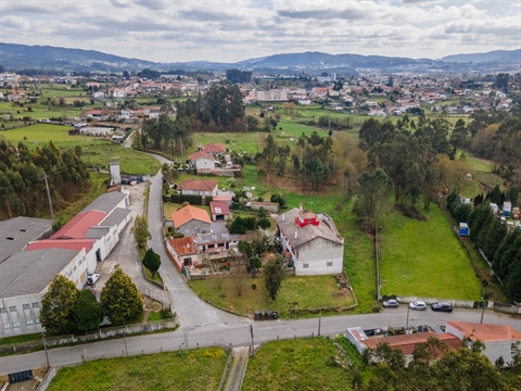 Terreno p/ construção c/ 608 m², em Galegos (Santa Maria), Barcelos