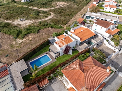 Exclusiva Moradia T4+1 c/ Piscina Aquecida e mais de 380 m²