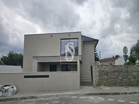 Apartamento T1+1 NOVO - Tamel S. Veríssimo