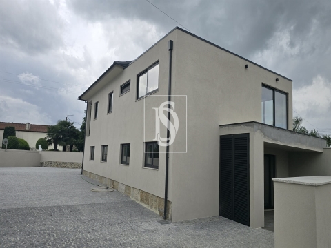 Apartamento T1+1 NOVO - Tamel S. Veríssimo