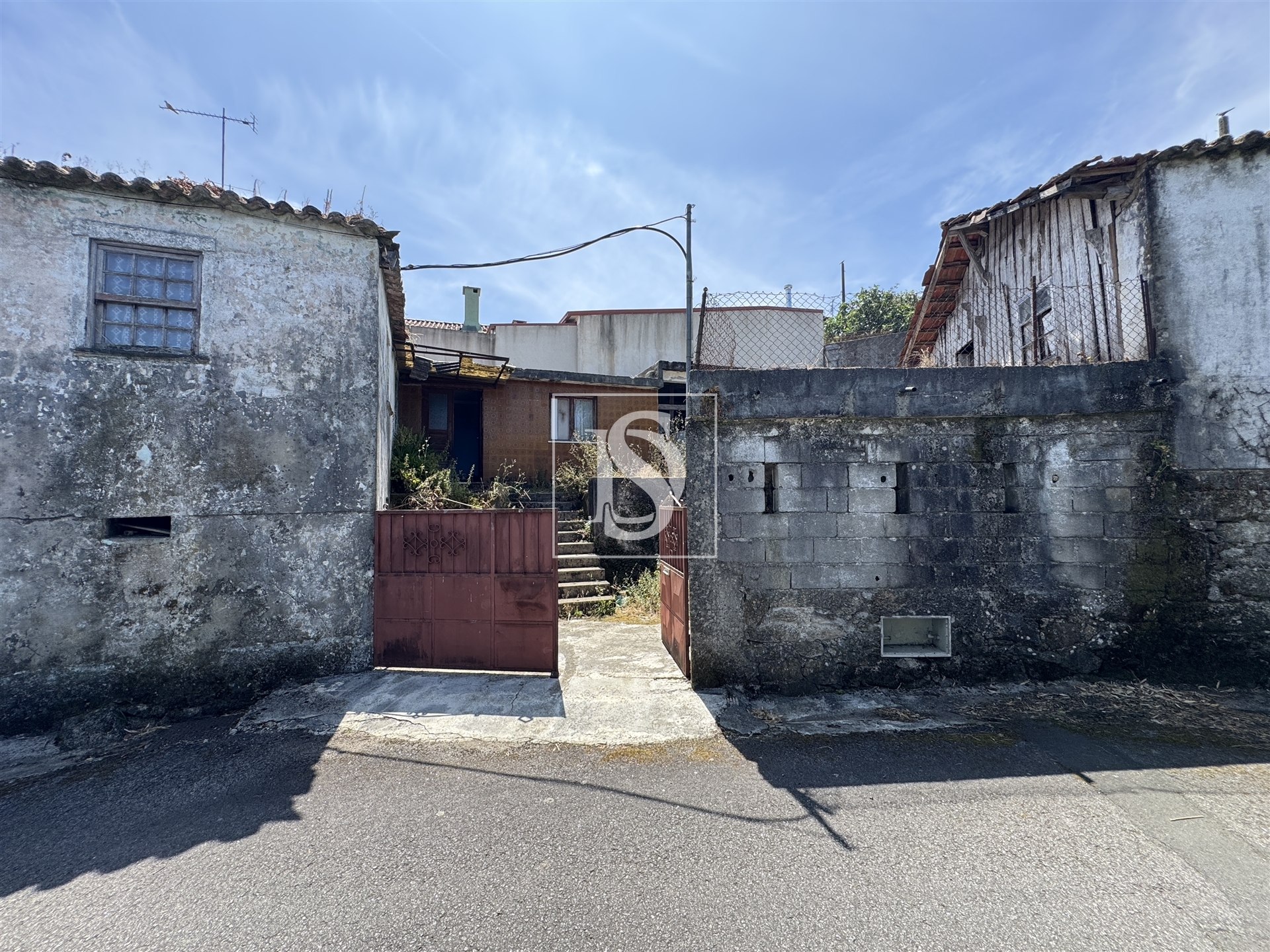 Moradia para Restauro em Faria, Barcelos