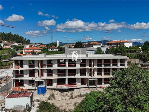 Apartamento T2 em fase de construção c/ 2 frentes e garagem fechada, em Gamil, Barcelos