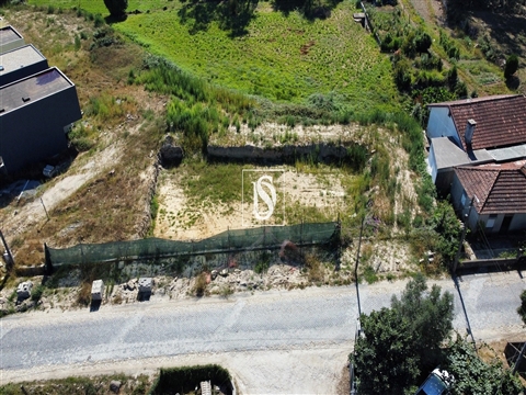 Lote de Terreno para Construção com 320 m²